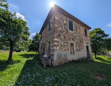 Foto Rustico a Camaiore Camaiore Paese di 100 m² con 6 locali in vendita