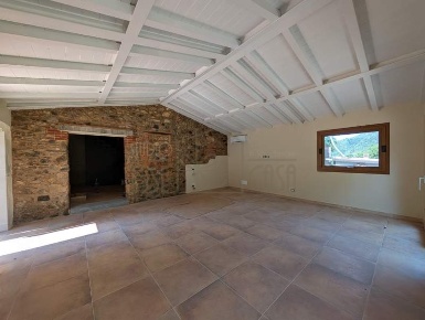 Foto Rustico a Camaiore Camaiore Paese di 140 m² con 7 locali in vendita