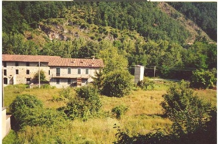 Foto Rustico a Fivizzano di 2000 m² con 20 locali in vendita