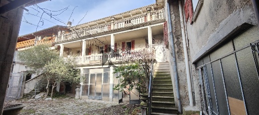 Foto Rustico in teresio olivelli, Roè Volciano Roé di 890 m² con 15 locali
