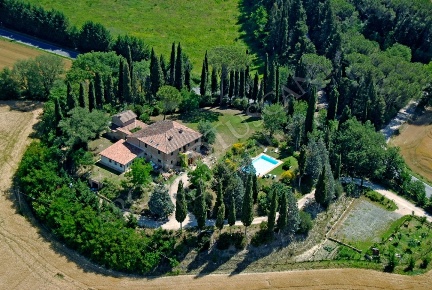 Foto Rustico a Chiusi di 600 m² con 15 locali in vendita