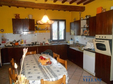 Foto Rustico a Carpi di 1000 m² con 14 locali in vendita