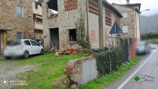 Foto Rustico a Capannori Massa Macinaia - San Leonardo di 100 m² in vendita