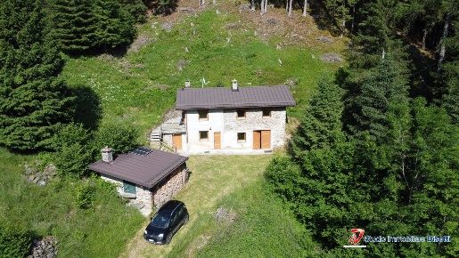 Foto Rustico in Località Bergamaschi, Monno di 120 m² con 4 locali