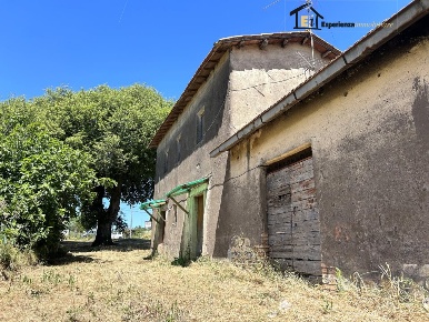 Foto Rustico in Via San Michele, Cantalupo in Sabina di 150 m² con 4 locali