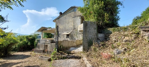 Foto Rustico a Bagnone Centro di 570 m² con 14 locali in vendita