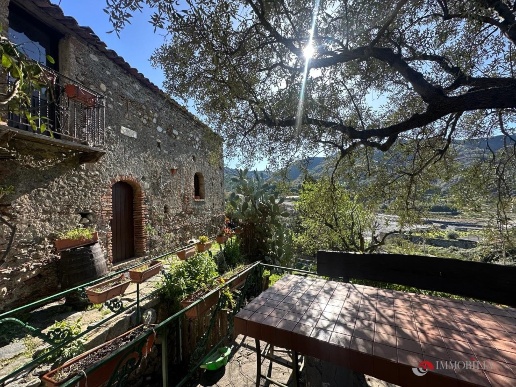 casa indipendente in vendita a San Lorenzo