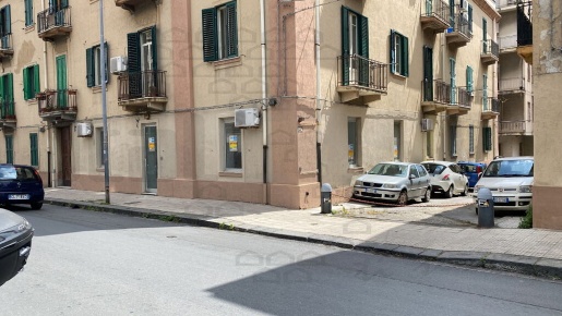 Foto Appartamento in Via XXIV Maggio, Messina Centro Storico di 180 m²