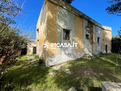 Foto Rustico in contrada Delfino, Galatone di 80 m² con 6 locali in vendita