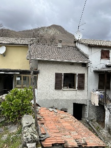 Foto Rustico a Zeri di 85 m² con 4 locali in vendita