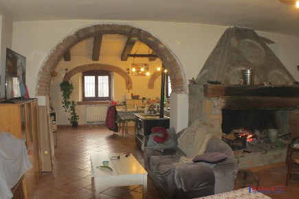 Foto Rustico a Rosignano Marittimo Rosignano Solvay di 250 m² con 8 locali