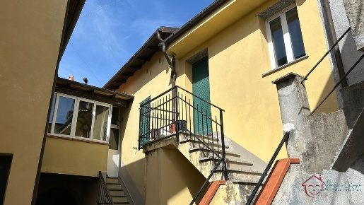Foto Rustico in Località Cantone, Vendone di 140 m² con 12 locali