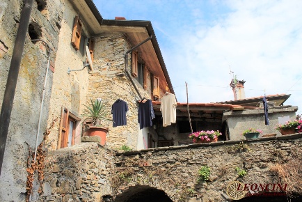 Foto Rustico in Via Mochignano, Bagnone di 500 m² con 20 locali in vendita