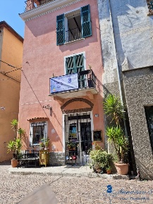 Foto Rustico in via Garibaldi, Villanova d'Albenga Centro di 103 m²