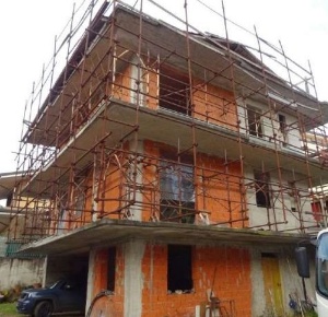 Foto Rustico in Via Silvio Pellico, Bollate Centro di 175 m² con 6 locali