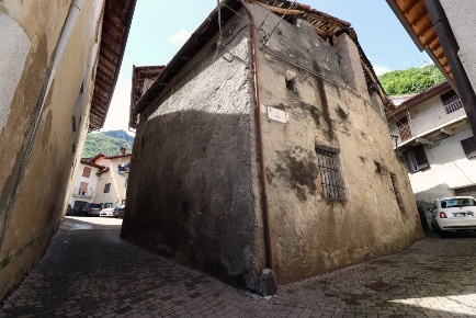 Foto Rustico in Via Ratti, Ballabio Centro di 90 m² con 4 locali in vendita
