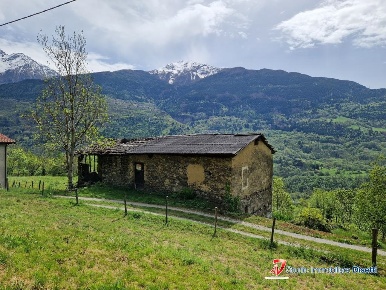 Foto Rustico in Località One, Malonno di 360 m² con 12 locali in vendita