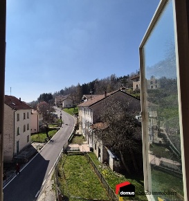 Foto Rustico a Tonezza del Cimone di 180 m² con 7 locali in vendita
