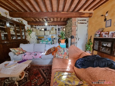Foto Rustico a Casole d'Elsa di 130 m² con 4 locali in vendita