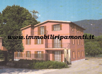 Foto Rustico in Via Pescherino, Garlate di 540 m² con 10 locali in vendita