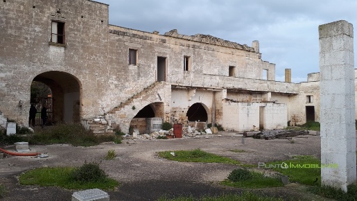 Foto Rustico in strada comunale 70, Brindisi Montenegro di 600 m²