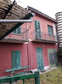 Foto Rustico a Tromello Centro di 120 m² con 6 locali in vendita