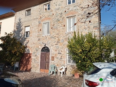 Foto Rustico a Capannori Massa Macinaia - San Leonardo di 300 m² in vendita