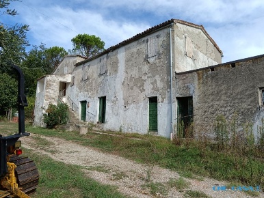Foto Rustico in Via Ca' Rio, Tavoleto di 200 m² con 5 locali in vendita