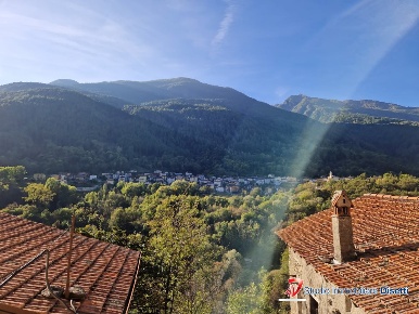 Foto Rustico in Via della Torre, Edolo Cortenedolo di 110 m² con 5 locali