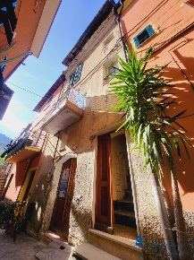 Foto Rustico a Villanova d'Albenga Centro di 130 m² con 6 locali in vendita
