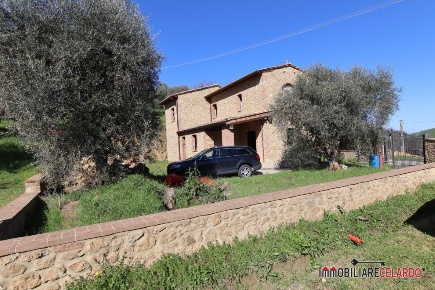 Foto Rustico a Volterra Centro di 155 m² con 5 locali in vendita
