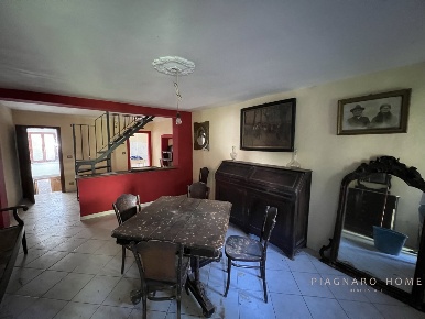 Foto Rustico a Filattiera di 290 m² con 7 locali in vendita