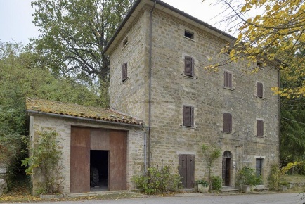 Foto Rustico in Frazione Nogna, Gubbio di 262 m² con 11 locali in vendita