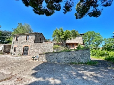 Foto Rustico in VIA CIPOLLONE, Montefiascone di 243 m² in vendita
