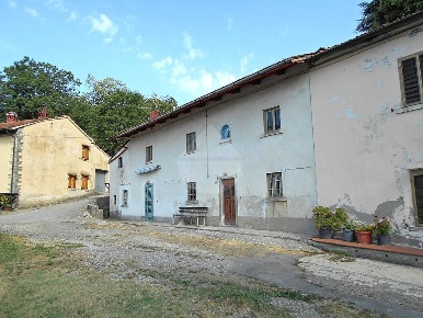 Foto Rustico in via grati, Marliana di 110 m² con 9 locali in vendita