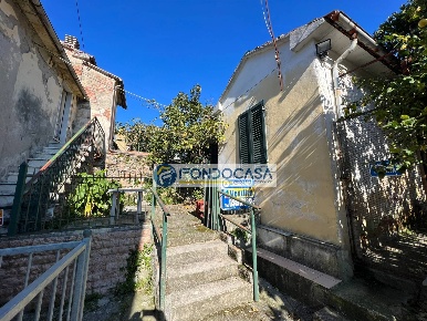Foto Rustico in via nucleo mirteto alto, Massa Mirteto di 60 m² in vendita