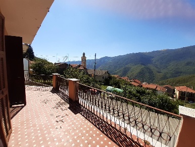 Foto Rustico in Via Pautano, Pornassio di 240 m² con 6 locali in vendita