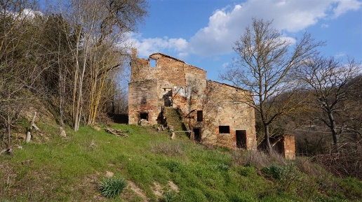 Foto Rustico a Montepulciano di 400 m² con 10 locali in vendita