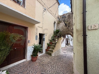 Foto Rustico in Via Annunziata, Ciorlano di 70 m² con 3 locali in vendita