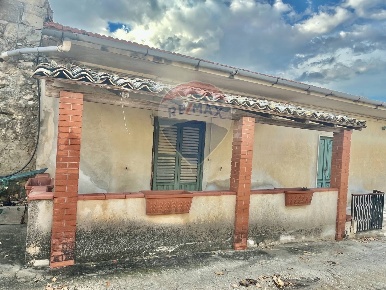 Foto Rustico in Contrada Montesano Bonaiuto, Modica Modica Bassa di 200 m²