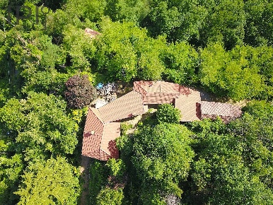 Foto Rustico in Lo Sulite, Cortemilia di 250 m² con 10 locali in vendita