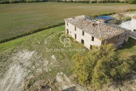 Foto Rustico in Via Pozze, Montegridolfo di 215 m² con 8 locali in vendita