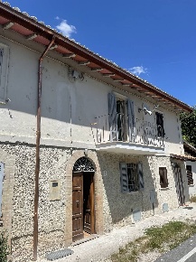 Foto Rustico in Preci-Corone, Preci Corone di 70 m² con 4 locali in vendita
