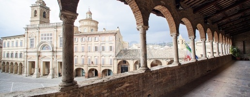 Foto Rustico in Via Garibaldi, Offida Centro di 160 m² con 8 locali