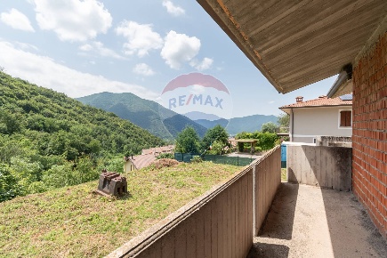 Foto Rustico in via Corsica, Lumezzane di 300 m² con 1 locali in vendita