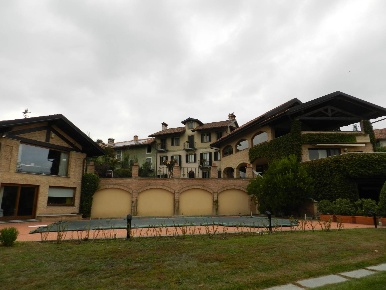 Foto Rustico in località Borelli, Moncucco Torinese di 680 m² con 16 locali
