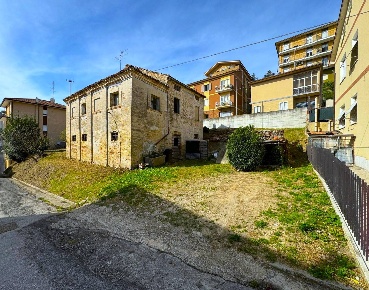 Foto Rustico a Sant'Elpidio a Mare di 230 m² con 10 locali in vendita