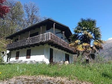 Foto Rustico in Borgata Chironio, Locana Chironio di 135 m² con 3 locali