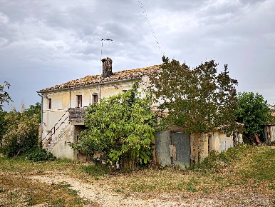 Foto Rustico in contrada montefiore, Recanati di 260 m² con 6 locali