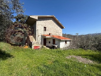 Foto Rustico in Contrada Vagni, Arpino di 150 m² con 6 locali in vendita